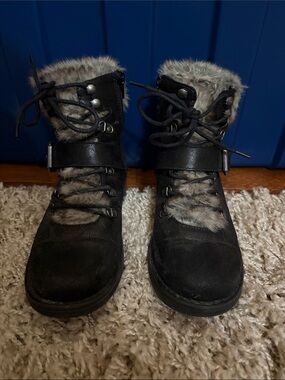 Faux Fur-Trim Black Lace-Up Women's Boots (size 6.5)